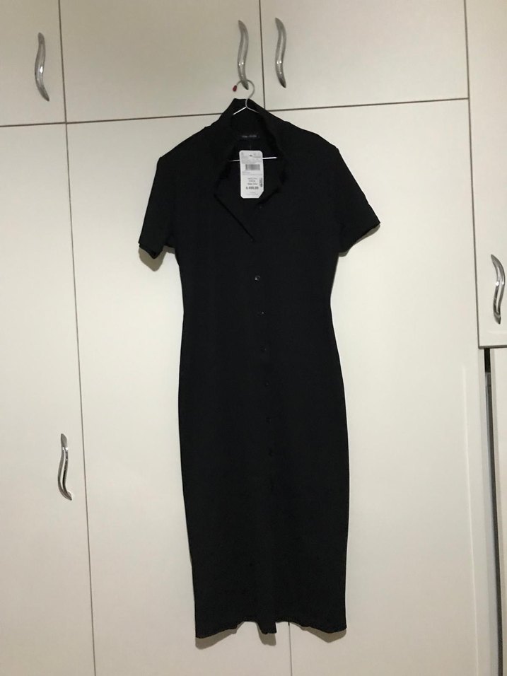 Kısa Kollu Siyah Düğmeli Uzun Elbise - Görsel 2