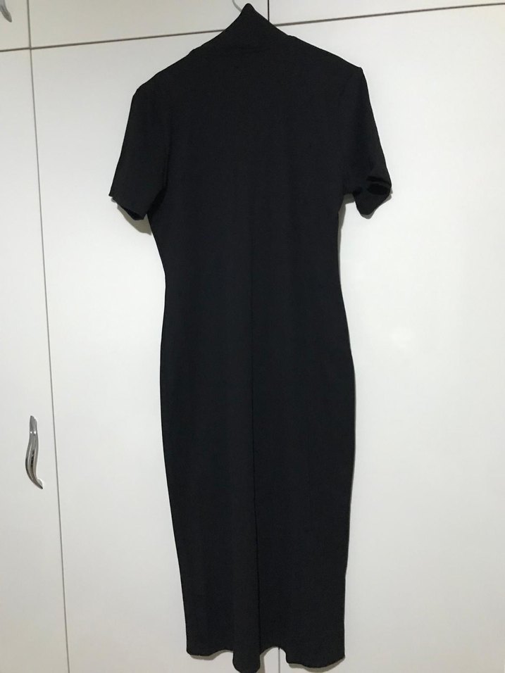 Kısa Kollu Siyah Düğmeli Uzun Elbise - Görsel 3