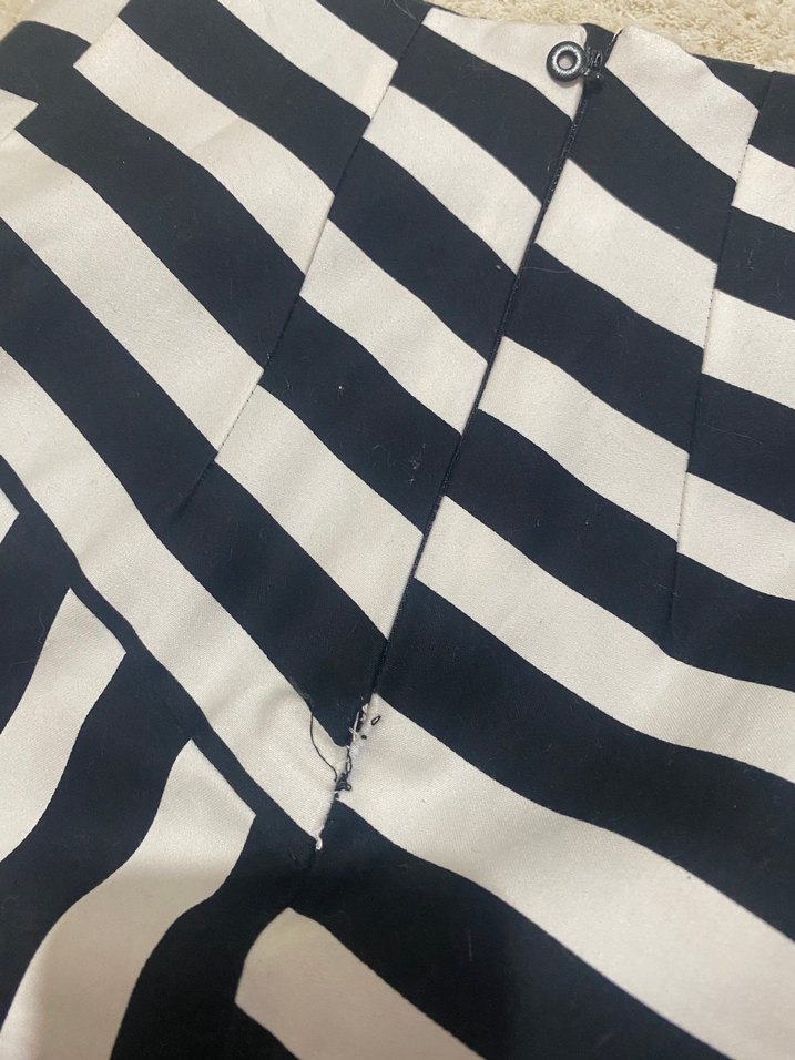 Çizgili Pilili Midi Etek - Görsel 3