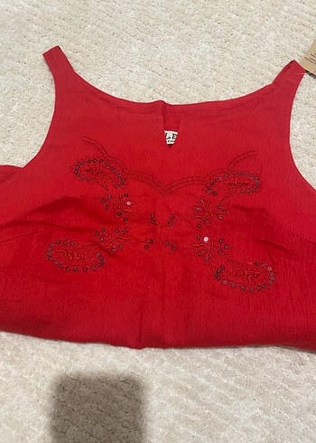Kırmızı Nakışlı Tunik - Görsel 4
