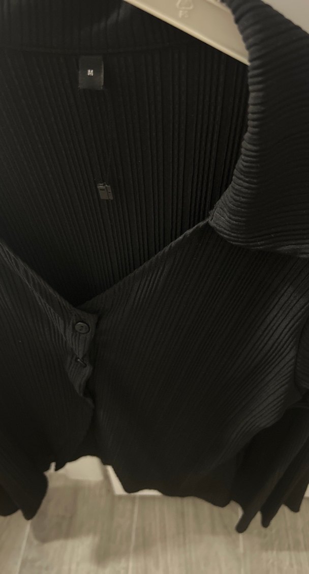 Kadın Siyah V Yaka Düğmeli Keten Hırka - Görsel 2