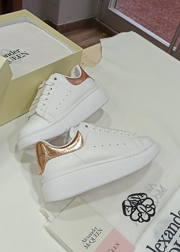 Alexander McQueen Beyaz Deri arka dore deri Alexander McQueen