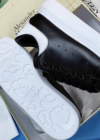 Alexander McQueen Siyah deri Beyaz taban Alexander McQueen 45 numara