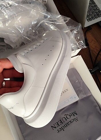 Alexander McQueen Beyaz deri spor ayakkabı bay bayan her türlü renk ve numara