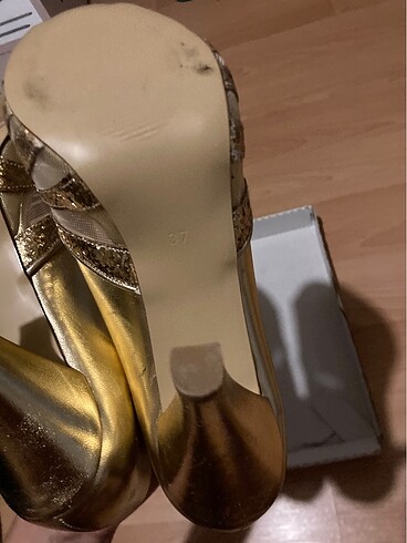 37 Beden Stiletto