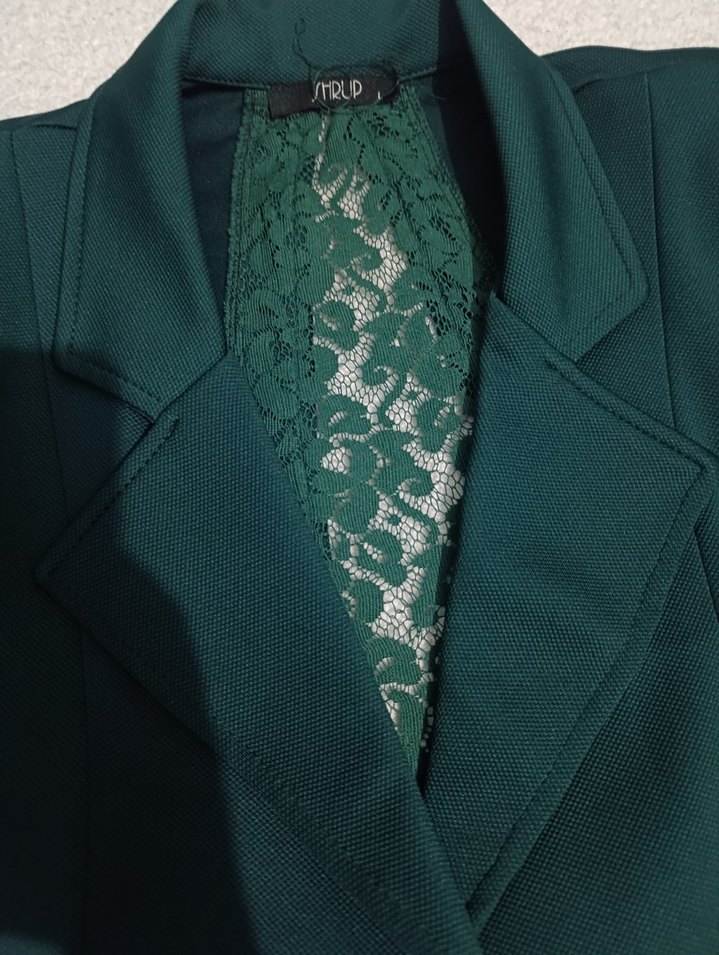 Düğmeli Koyu Yeşil Kısa Kadın Blazer - Görsel 3