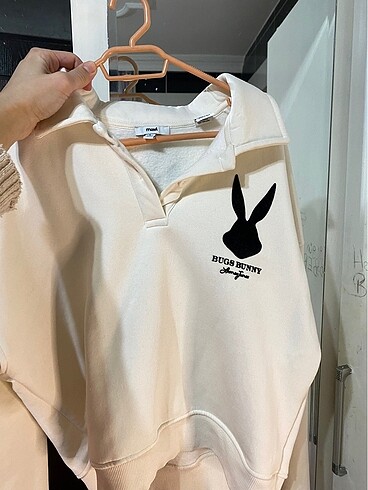 Buggs bunny sweatshirt