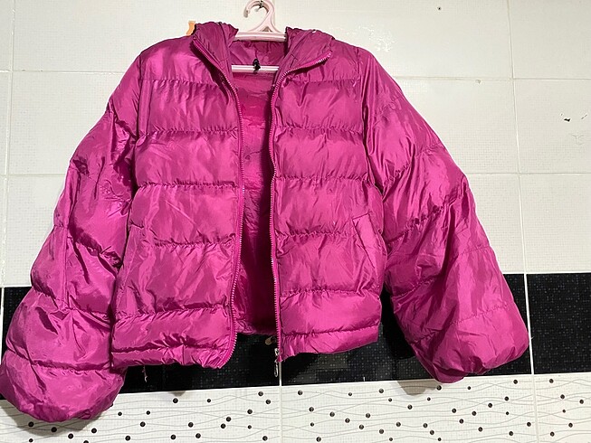 Pembe şişme mont