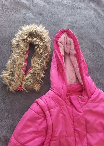 Kız Çocuk Renkli Kapüşonlu Kürklü Mont - Görsel 3