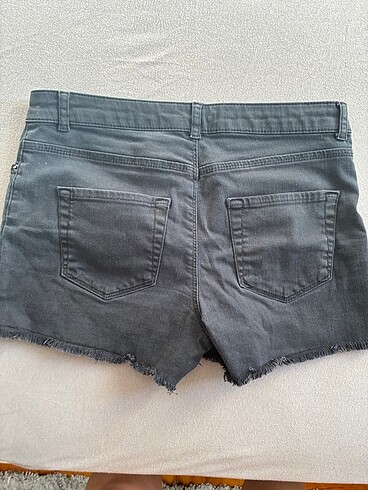 m Beden Defacto short