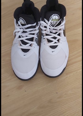38 Beden Beyaz Siyah Nike Basketbol Ayakkabısı