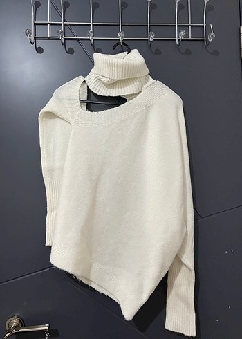 Beyaz Örgü Yüksek Yakalı Kadın Kazak - Görsel 2