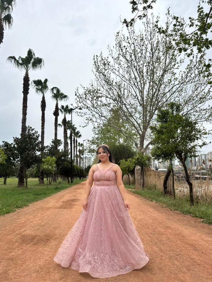 Dantel Detaylı Pembe Uzun Gelinlik - Görsel 2