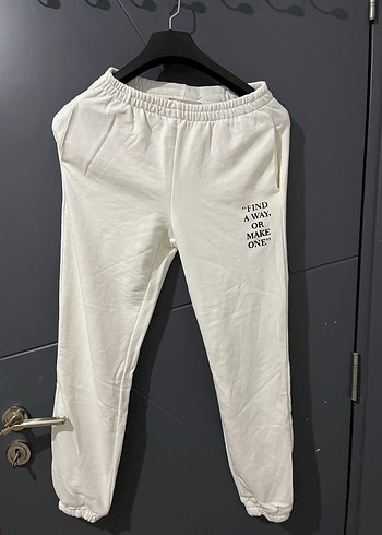 Beyaz Pamuklu Baskılı alt üst takım - Görsel 4