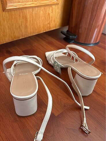 Topuklu ayakkabı sandalet - Görsel 9