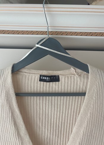 Bej V Yaka İnce Triko Hırka - Görsel 2