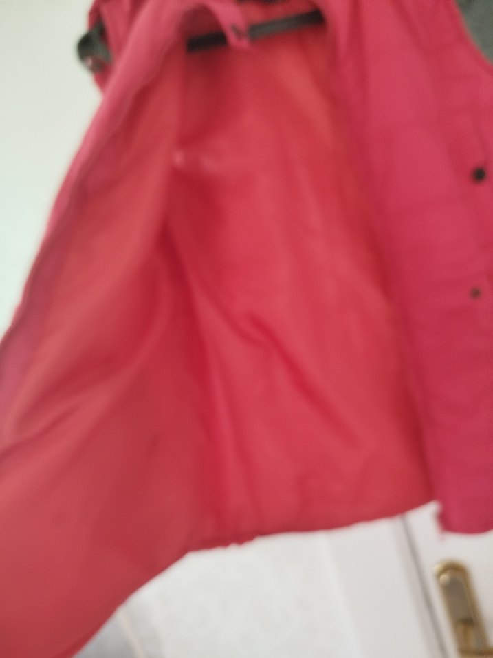 Kırmızı Düğmeli Yüksek Yakalı Kadın Yelek - Görsel 5