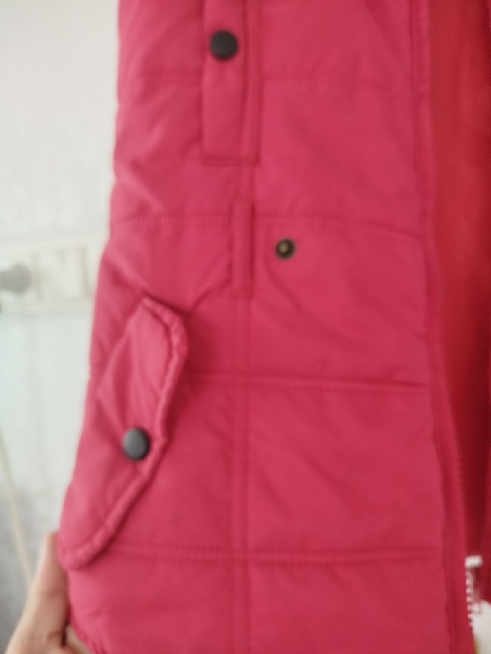 Kırmızı Düğmeli Yüksek Yakalı Kadın Yelek - Görsel 3