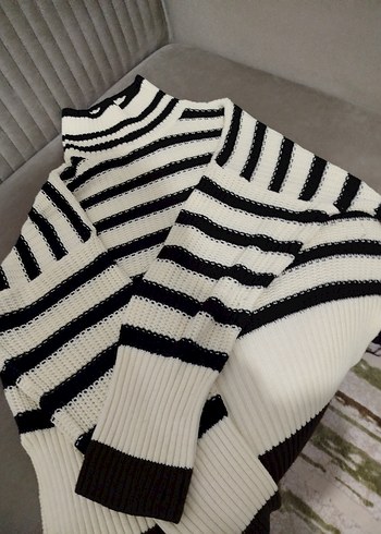 Kadın Beyaz Siyah Çizgili Boğazlı Triko Kazak - Görsel 4