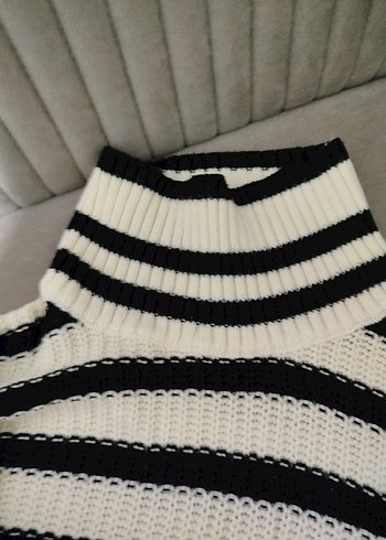 Kadın Beyaz Siyah Çizgili Boğazlı Triko Kazak - Görsel 3