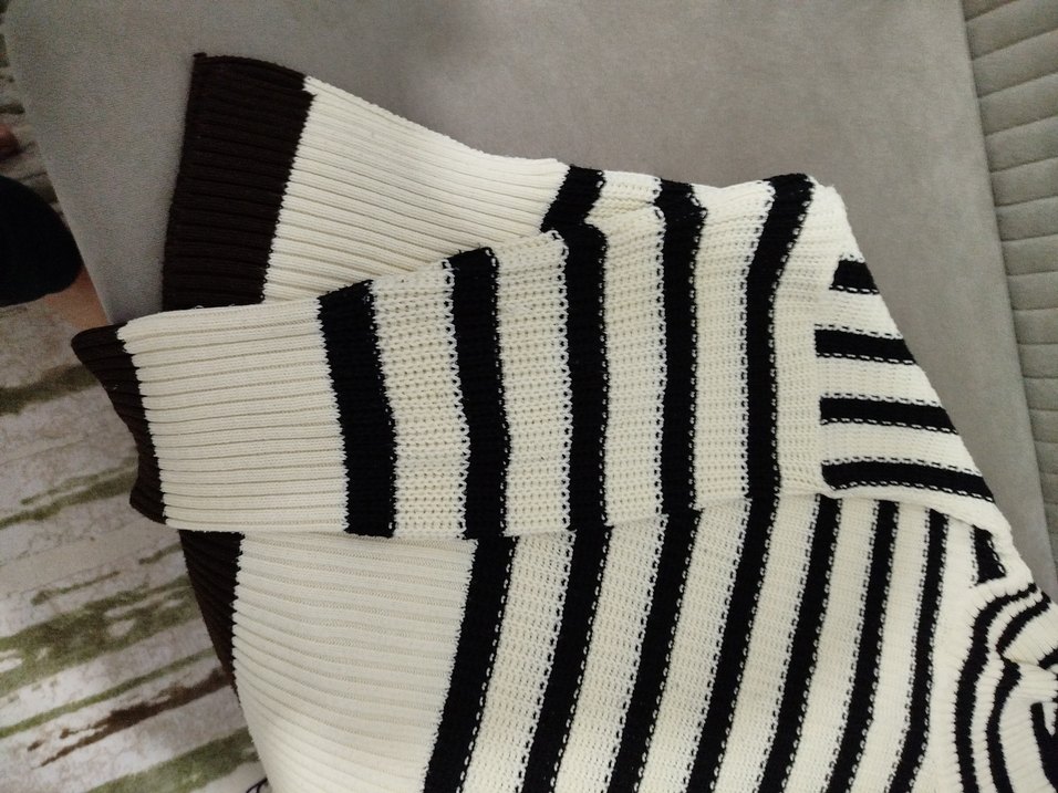 Kadın Beyaz Siyah Çizgili Boğazlı Triko Kazak - Görsel 2