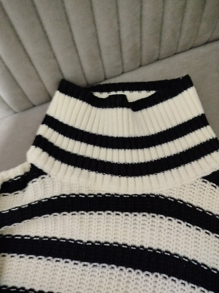 Kadın Beyaz Siyah Çizgili Boğazlı Triko Kazak - Görsel 3