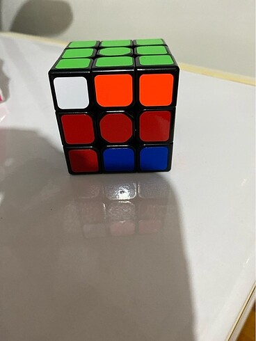 Diğer 3x3 Rubik küp