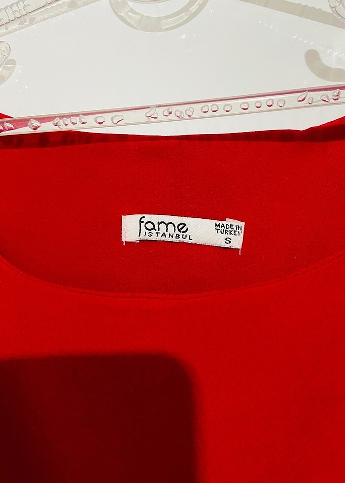 Kırmızı elbise - Görsel 3