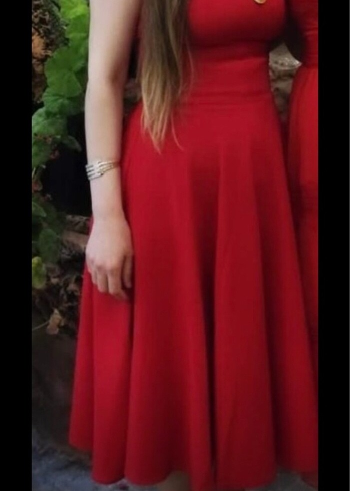 Kırmızı elbise - Görsel 5