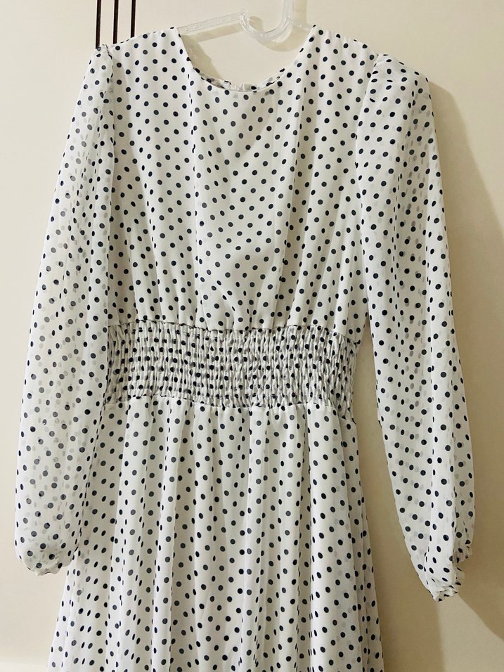 Puantiyeli Beyaz Uzun Kollu astarlı şifon Elbise - Görsel 2