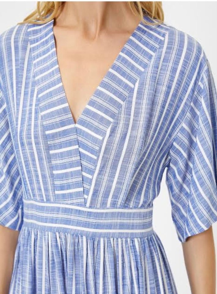 Çizgili V Yaka Elbise - Görsel 2