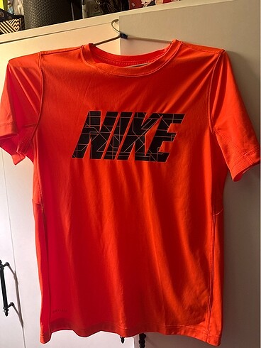 NIKE TİŞÖRT