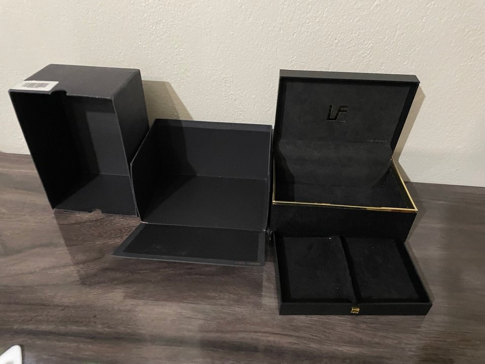 Altın Renkli Siyah Takı Kutusu - Görsel 2