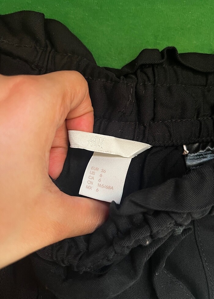 Hm Siyah ince kumaş şort - Görsel 3