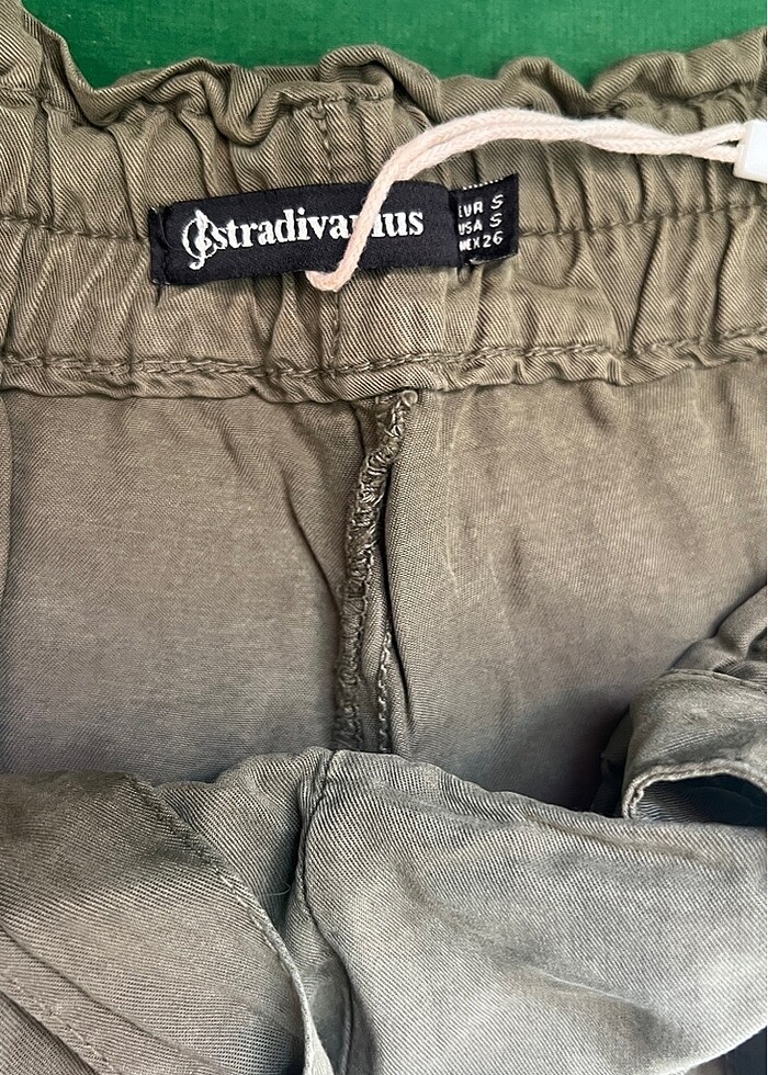 Stradivarius etiketli şort - Görsel 2