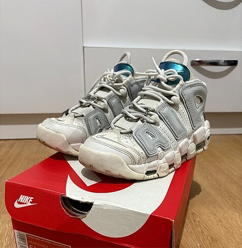 Nike air more uptempo