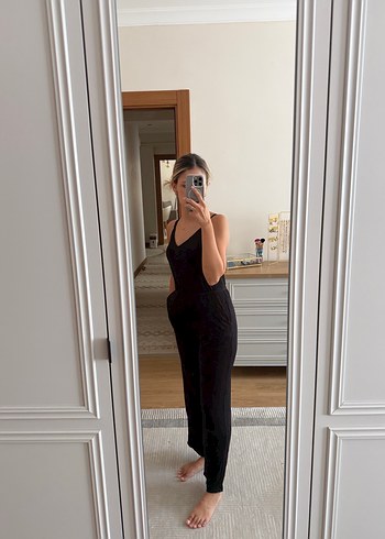 Siyah V Yaka Kolsuz Tulum - Görsel 2