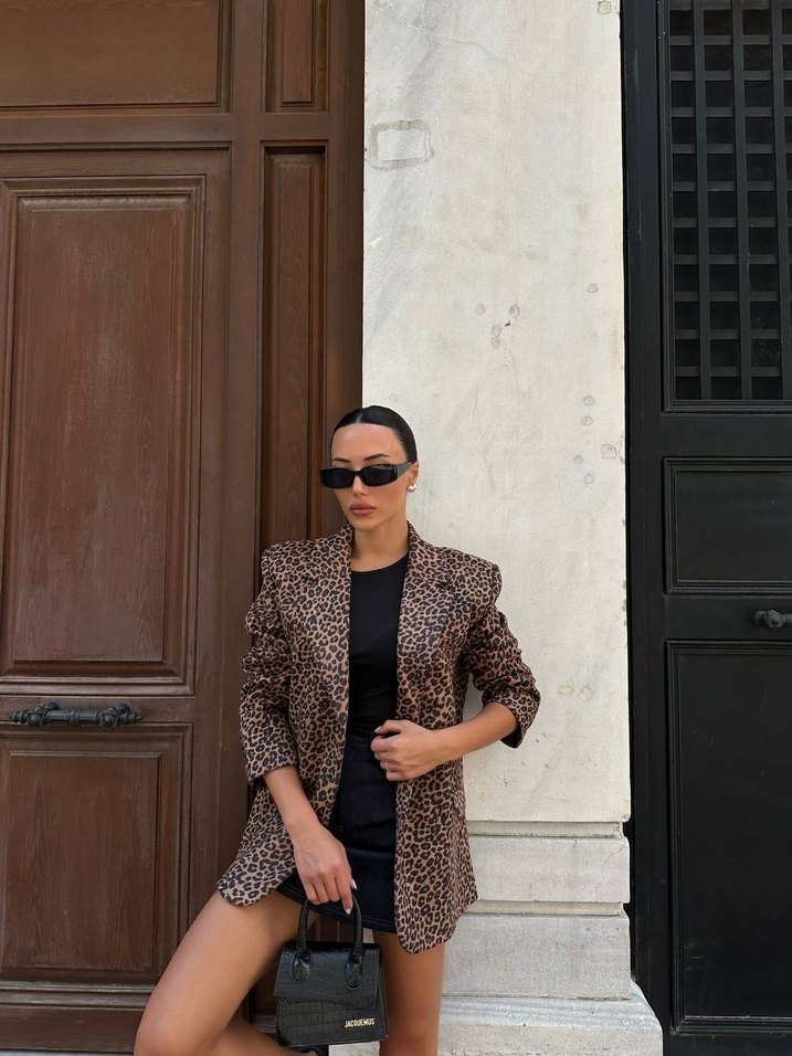 Leopar Desenli Kısa Deri Kadın Blazer - Görsel 3