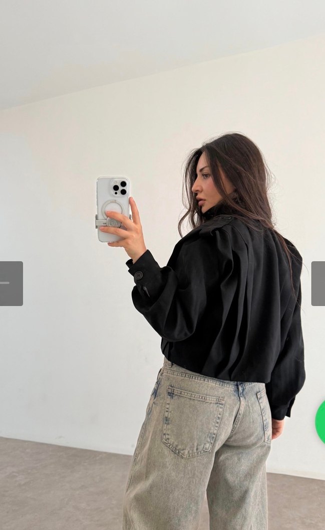 Siyah Düğmeli Kısa bomber ceket S M L bedeni vardır - Görsel 3