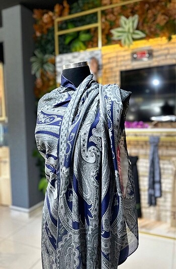 Etro desen şalımız