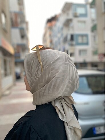 Jakar eşarp
