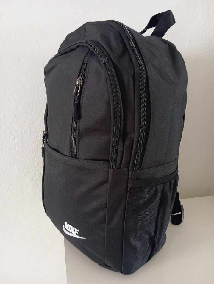 Nike Siyah Fermuarlı Erkek Sırt Çantası - Görsel 4