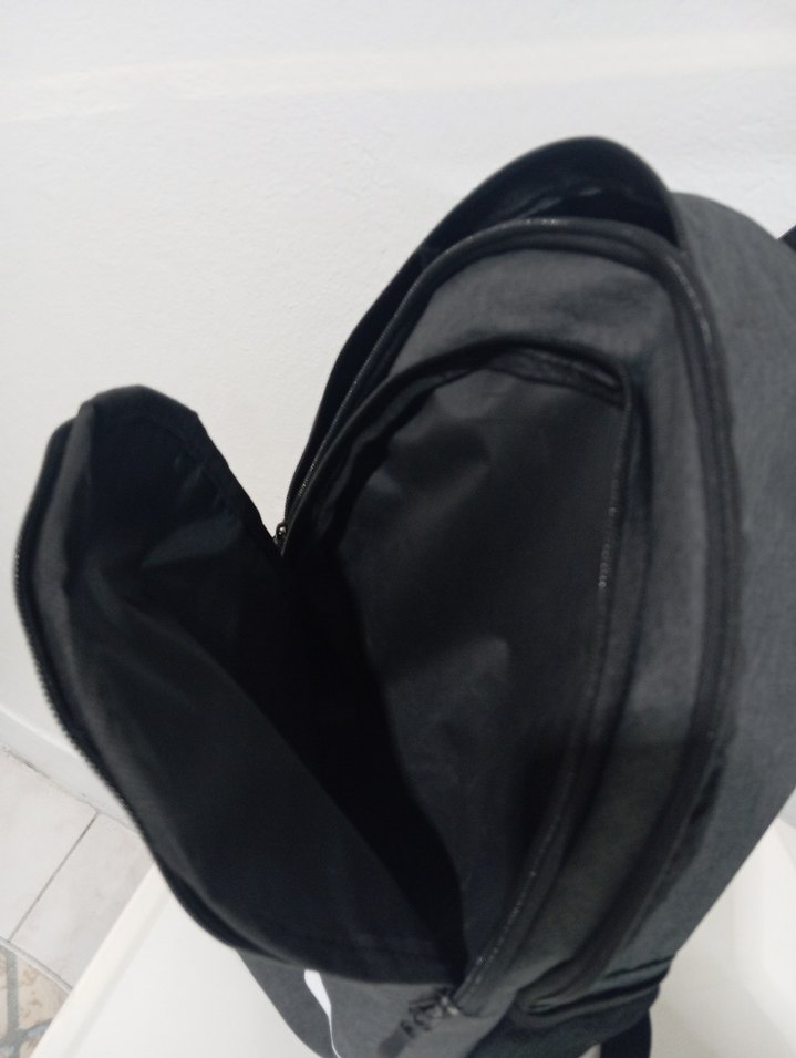 Gri Fermuarlı Erkek Sırt Çantası - Görsel 4