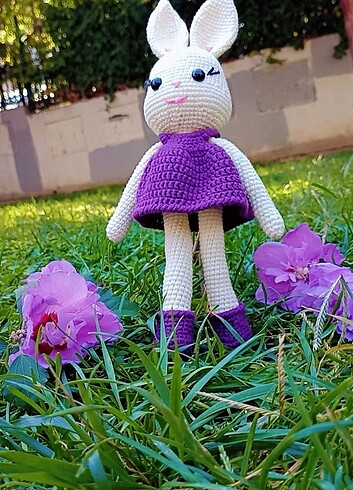 Amigurumi mor elbiseli tavsan