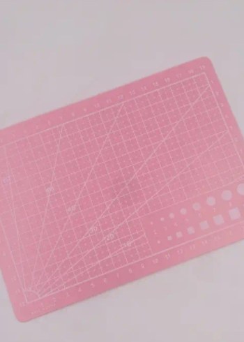 Pastel Pembe Kesme Matı A5 boyutunda