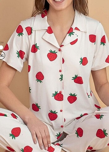 Çilekli pijama takım
