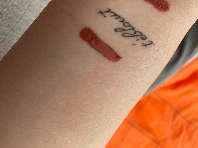 Beden Maybelline New York Gloss 004
