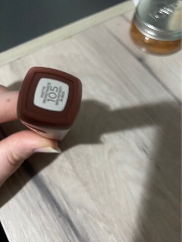 Beden Loreal Paris 24 Saat Kalıcı Mat Ruj 105