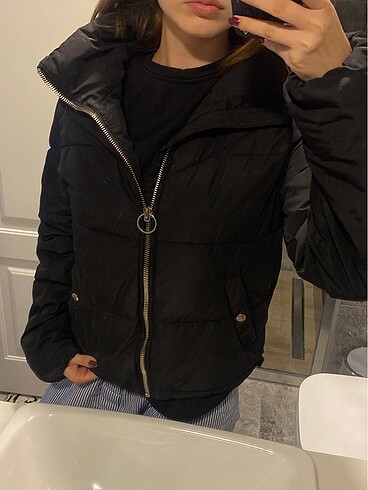 s Beden BERSHKA SİYAH MONT