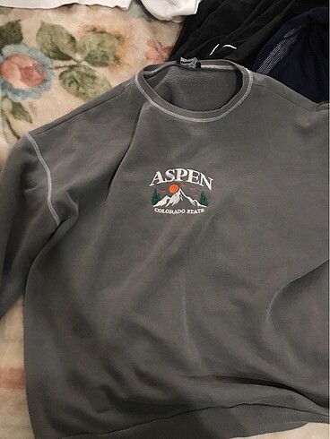Kapişonsuz sweatshirt